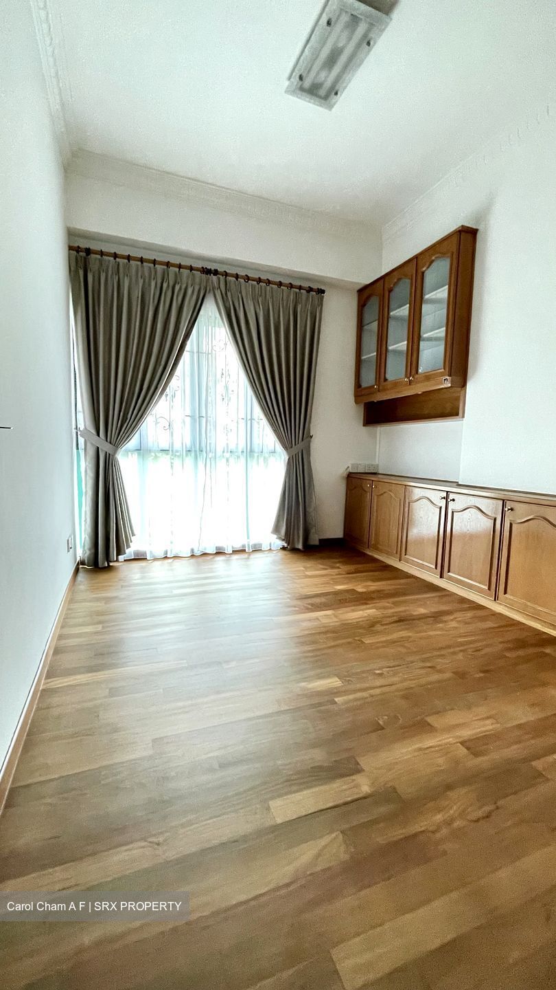 Southaven II (D21), Condominium #589323261